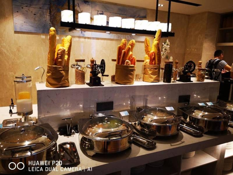 Echarm Hotel Ji'Nan Railway Station Jinan Bagian luar foto